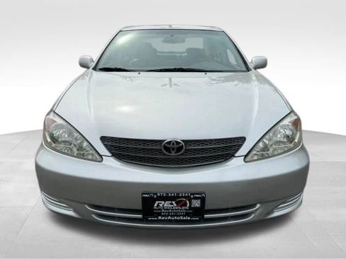 Used 2002 Toyota Camry XLE image 9
