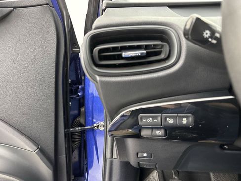 Used 2018 Toyota Prius Two w/ Prius Two Safety Plus Package FWD image 31