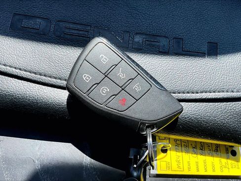 Used 2021 GMC Yukon Denali AWD/4WD image 15