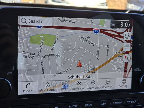 Used 2022 Nissan Pathfinder SL image 18