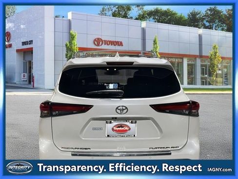 Used 2020 Toyota Highlander Platinum image 6