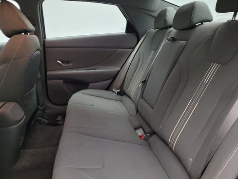 Used 2025 Hyundai Elantra SEL image 18