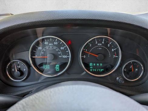 Used 2016 Jeep Wrangler Unlimited Sahara w/ Max Tow Package AWD/4WD image 12