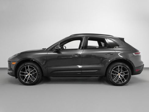 Used 2025 Porsche Macan image 2