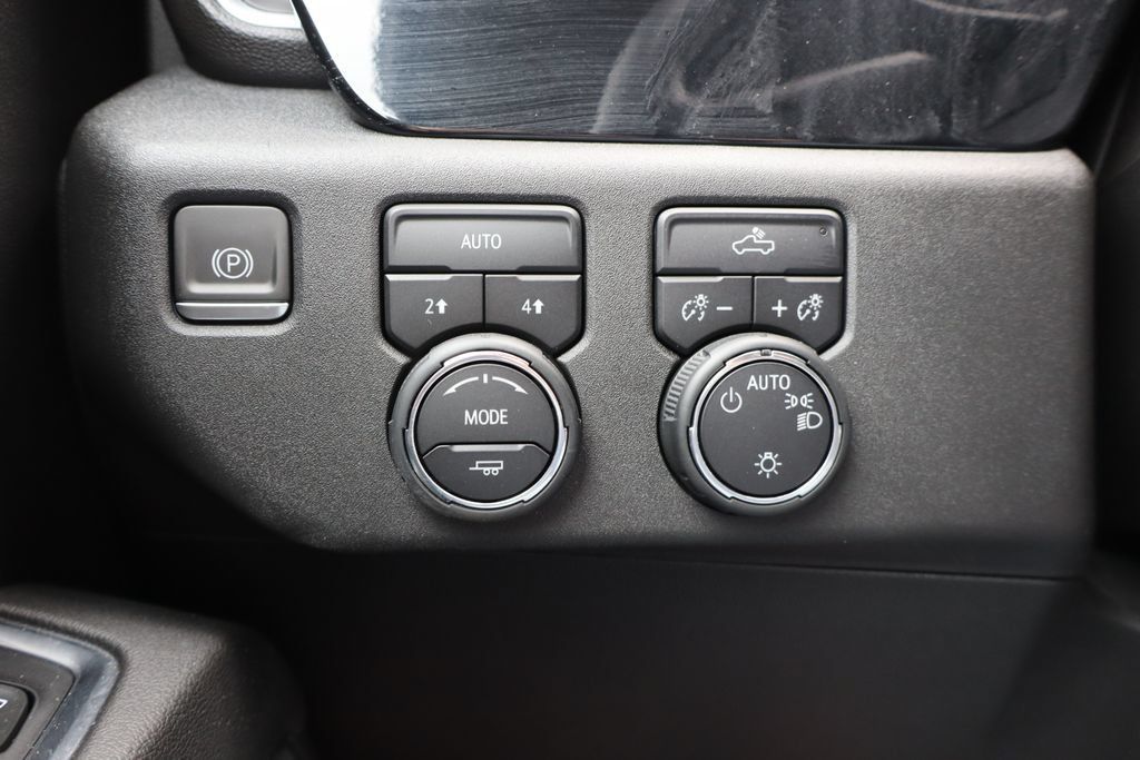Used 2023 Chevrolet Silverado 1500 LT w/ Protection Package AWD/4WD image 10