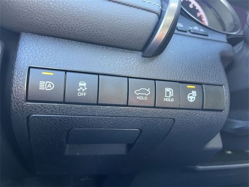 Used 2023 Toyota Camry SE w/ Cold Weather Package image 18