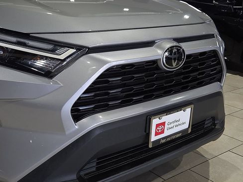 Used 2024 Toyota RAV4 XLE Premium FWD image 7