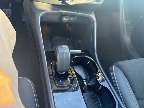 Certified 2023 Volvo C40 P8 Recharge Ultimate image 11