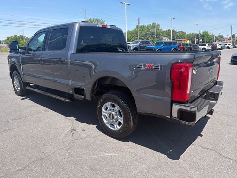 Certified 2025 Ford F250 XLT AWD/4WD image 6