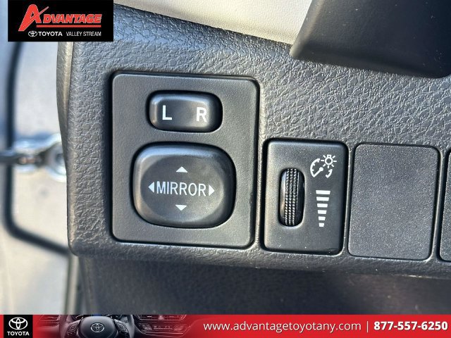 Used 2018 Toyota Corolla LE FWD image 21
