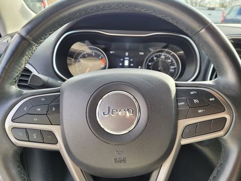 Used 2019 Jeep Cherokee Limited image 20