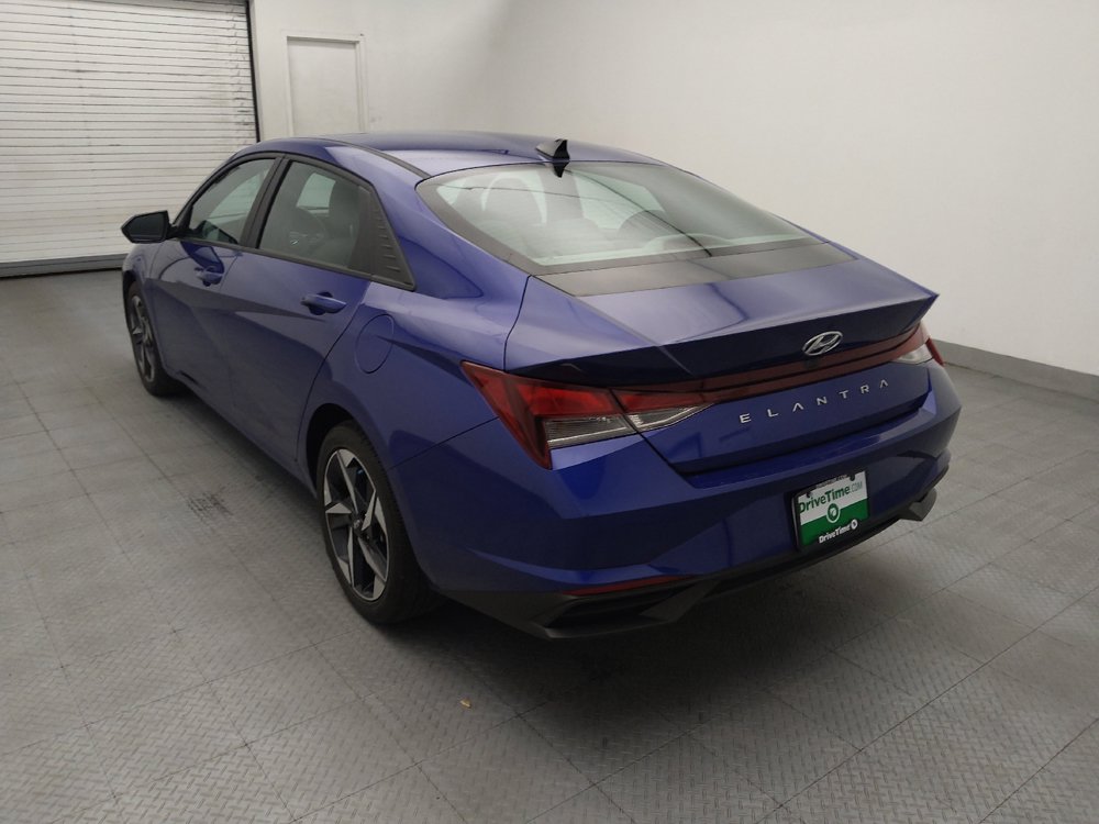 Used 2023 Hyundai Elantra SEL w/ Convenience Package FWD image 5