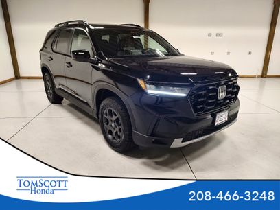 New 2025 Honda Pilot TrailSport