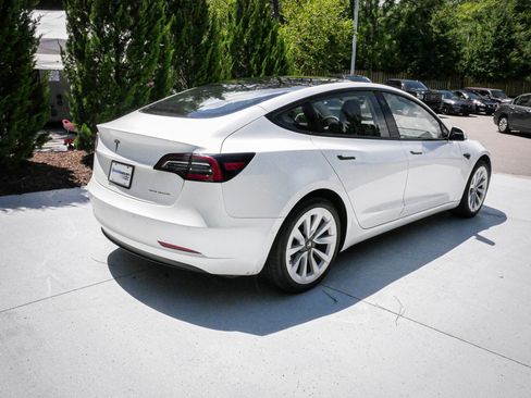 Used 2022 Tesla Model 3 Long Range AWD/4WD image 10