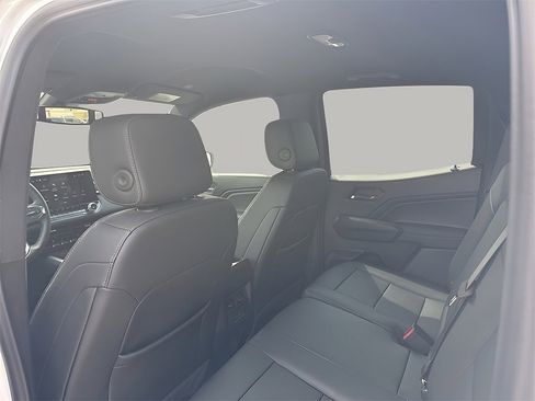 New 2025 GMC Canyon Elevation w/ Convenience Package image 10