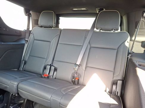 Used 2025 Chevrolet Tahoe Premier AWD/4WD image 8