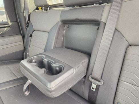 Used 2025 Chevrolet Silverado 2500 ZR2 w/ Technology Package image 28