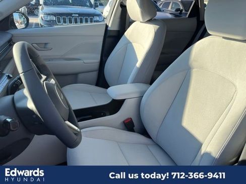 New 2025 Hyundai Kona SEL image 19