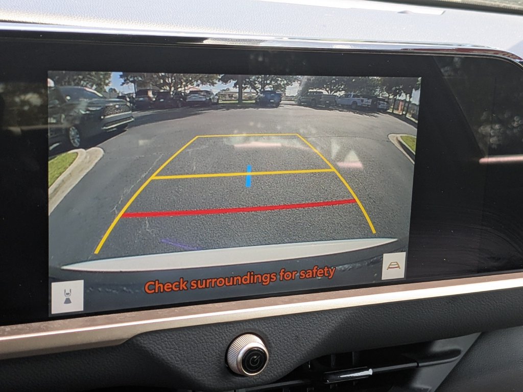 Certified 2025 Toyota Crown AWD/4WD image 22