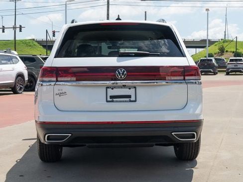 New 2026 Volkswagen Atlas SE FWD image 5