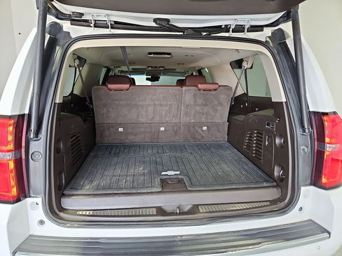 Used 2018 Chevrolet Suburban Premier AWD/4WD image 12