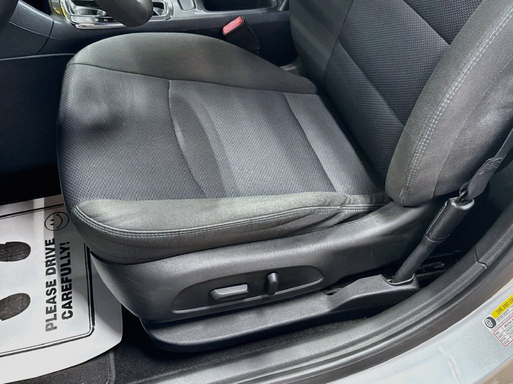 Used 2018 Chevrolet Cruze LT w/ Convenience Package FWD image 18