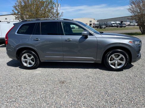 Used 2016 Volvo XC90 T5 Momentum image 5