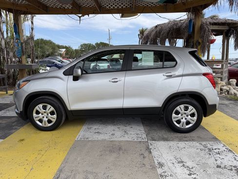 Used 2017 Chevrolet Trax LS FWD image 8
