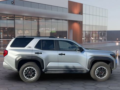 Used 2025 Toyota 4Runner TRD Off-Road AWD/4WD image 5