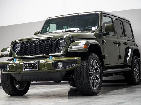 Used 2024 Jeep Wrangler High Altitude AWD/4WD image 8