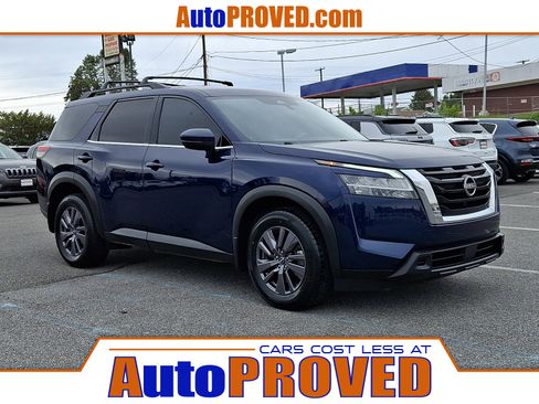 Used 2022 Nissan Pathfinder SV AWD/4WD image 1