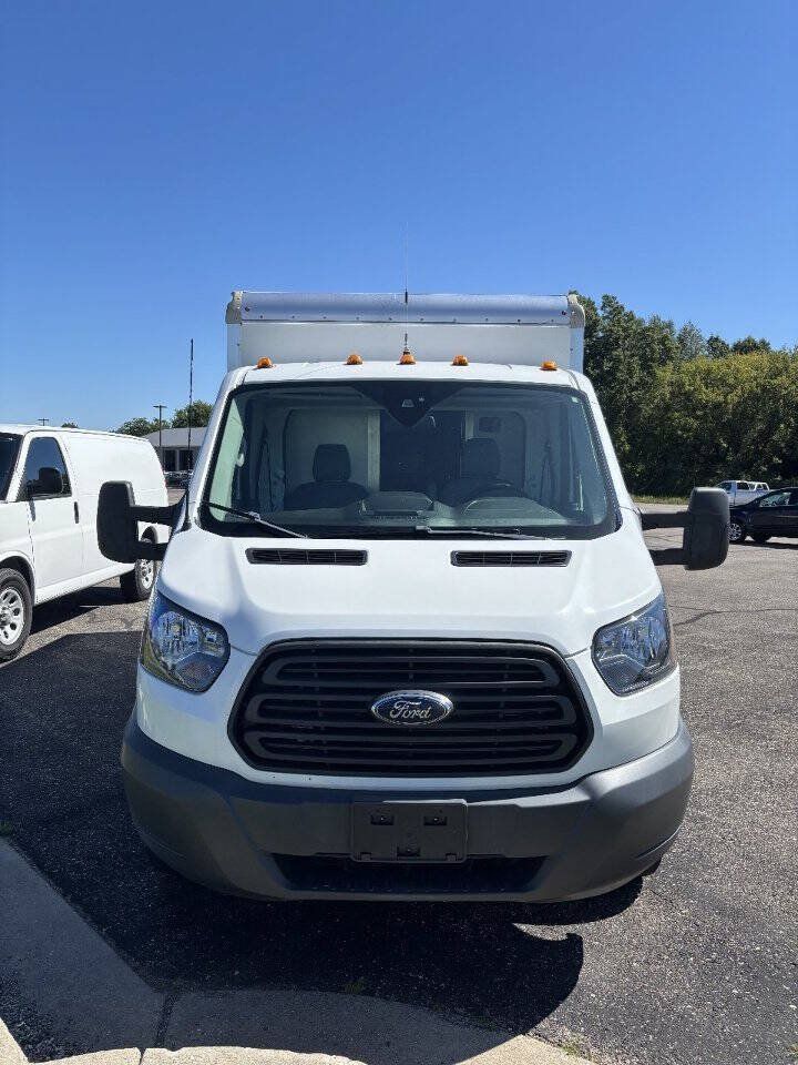 Used 2018 Ford Transit 250 138 RWD image 3