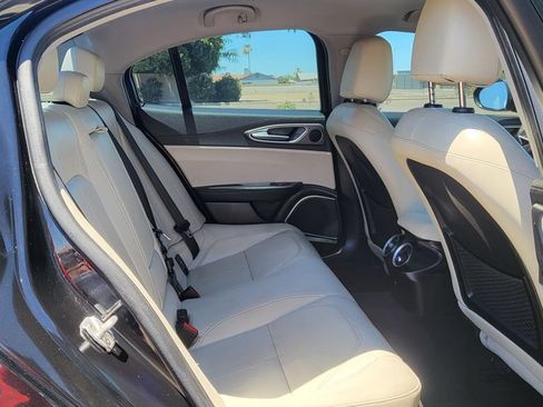 Used 2019 Alfa Romeo Giulia AWD w/ Quick Order Package 22J Sport image 23