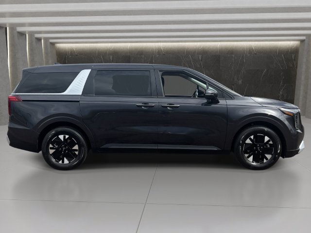 Used 2026 Kia Carnival LXS FWD image 7