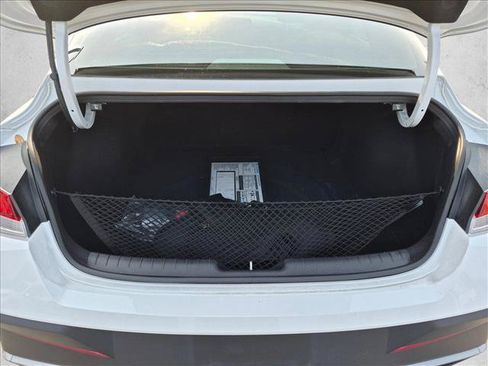 Certified 2025 Hyundai Elantra Sport FWD image 6