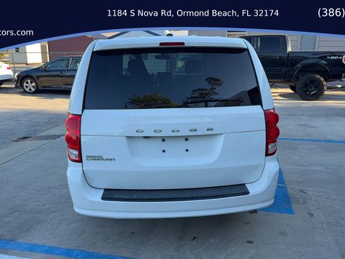 Used 2017 Dodge Grand Caravan SE image 5