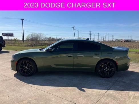 Used 2023 Dodge Charger SXT w/ Blacktop Package image 4