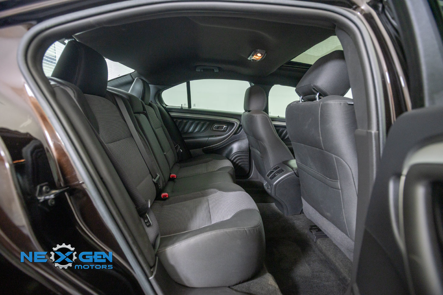 Used 2013 Ford Taurus SEL FWD image 36