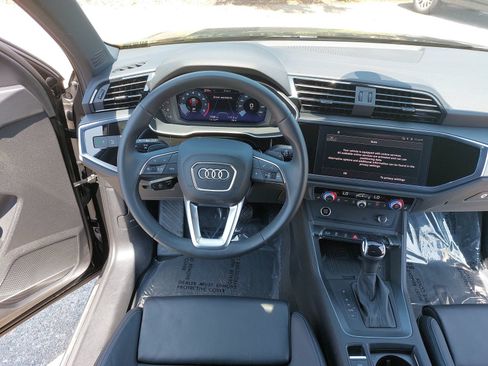 Certified 2025 Audi Q3 2.0T Premium w/ Convenience Package AWD/4WD image 16