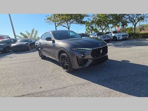 Used 2022 Maserati Levante Modena image 51