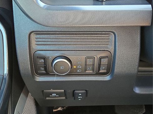 Used 2025 Ford F450 Platinum w/ FX4 Off-Road Package image 26