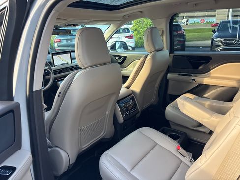 Certified 2024 Lincoln Aviator AWD w/ Premium Package image 27