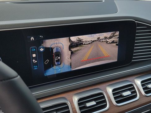 New 2026 Mercedes-Benz GLE 580 4MATIC image 32