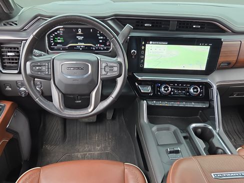 Used 2024 GMC Sierra 3500 Denali Ultimate AWD/4WD image 11