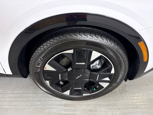 New 2026 Kia Sportage SX FWD image 11