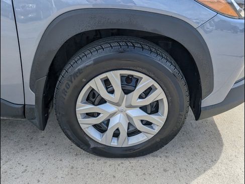 Used 2022 Toyota Corolla Cross L image 15