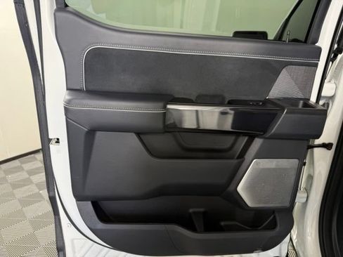 Used 2023 Ford F150 Lightning Platinum AWD/4WD image 22
