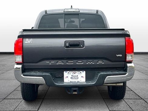 Used 2017 Toyota Tacoma SR5 image 4