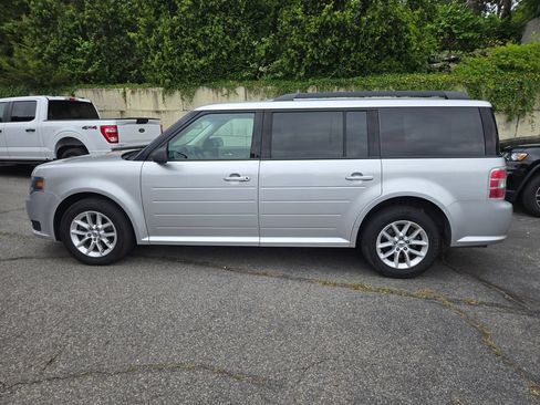 Used 2019 Ford Flex SE FWD image 5