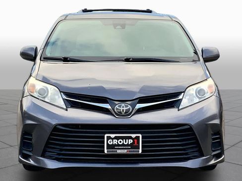 Used 2018 Toyota Sienna LE FWD image 4